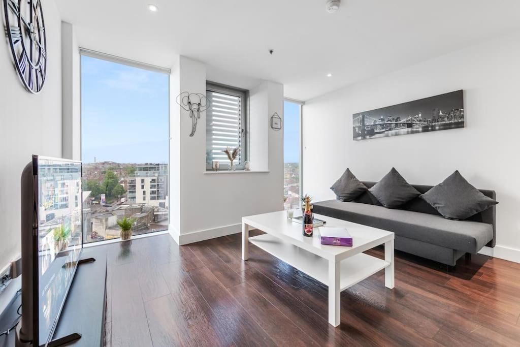 Amazing Britania 1 Bedroom Flat In London Bp40 Bagian luar foto